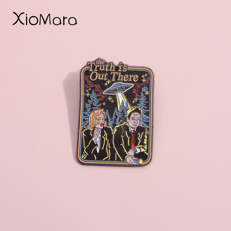 Science Film UFO Enamel Pins C - Science Buddies 评论和价格